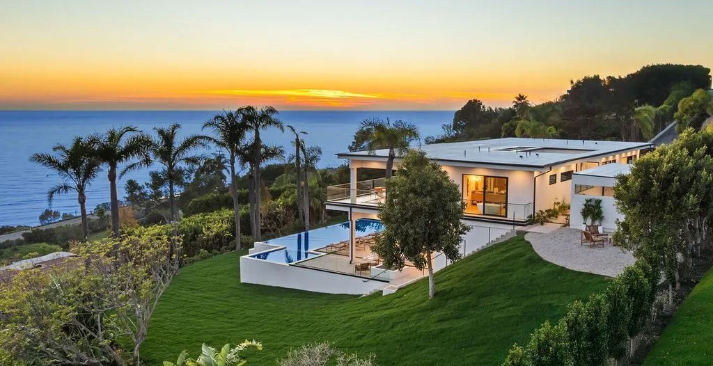 A Spectacular New Malibu Haven Offering Unrivaled Privacy and Seamless Coastal Flow 7 4732 Avenida Del Mar An Exquisite Malibu Sanctuary Delivering Coastal Sophistication and Effortless Flow 26