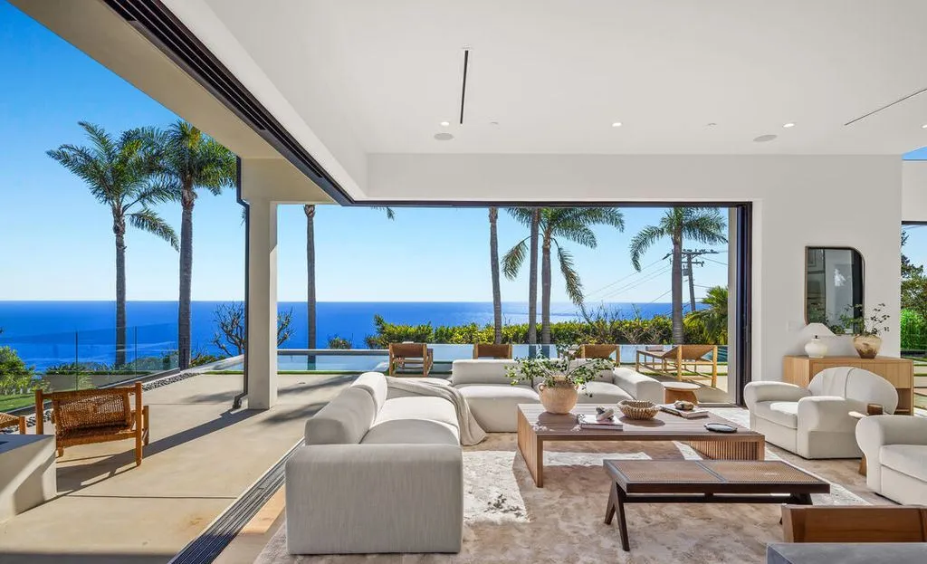 A Spectacular New Malibu Haven Offering Unrivaled Privacy and Seamless Coastal Flow 12 4732 Avenida Del Mar An Exquisite Malibu Sanctuary Delivering Coastal Sophistication and Effortless Flow 6