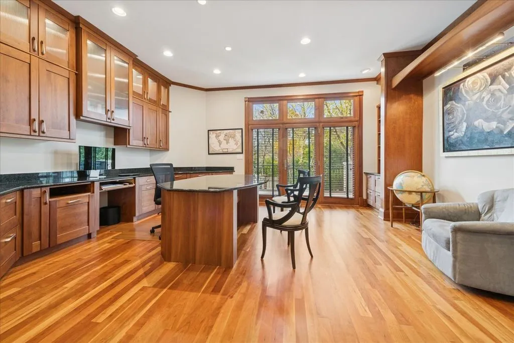 Resort-Style Living Defines This $2,495,000 Spectacular Estate in Illinois 17 51 Brinker Rd A Jaw Dropping Illinois Estate Offering Resort Style Living 17