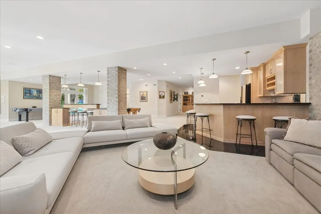 Resort-Style Living Defines This $2,495,000 Spectacular Estate in Illinois 29 51 Brinker Rd A Jaw Dropping Illinois Estate Offering Resort Style Living 27