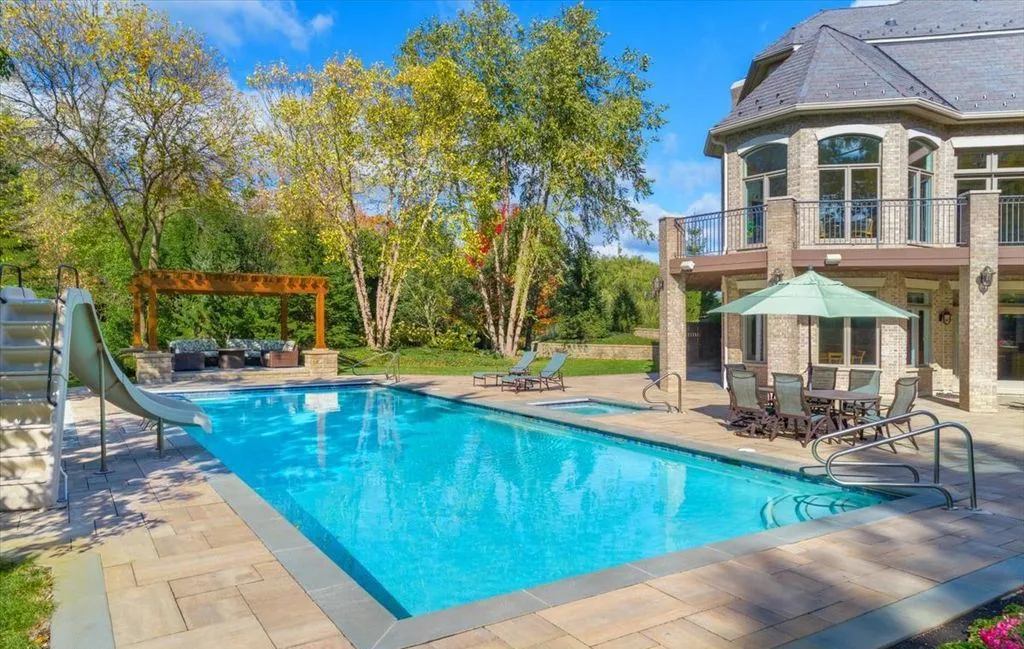 Resort-Style Living Defines This $2,495,000 Spectacular Estate in Illinois 27 51 Brinker Rd A Jaw Dropping Illinois Estate Offering Resort Style Living 29