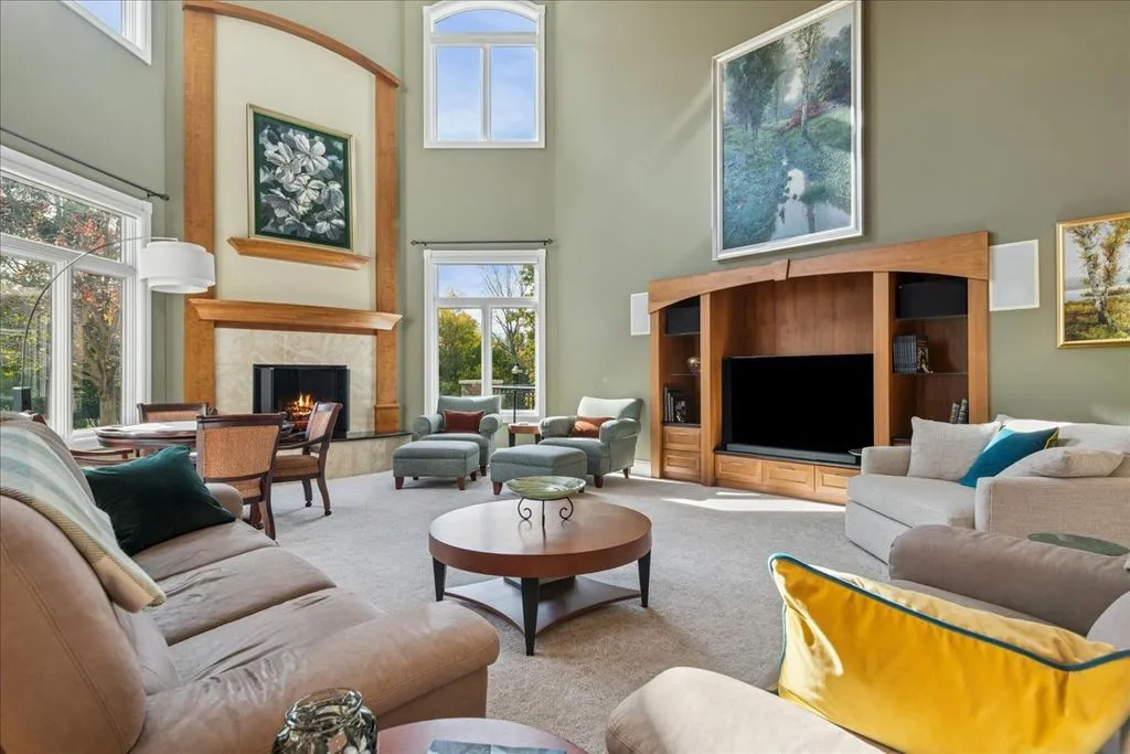 Resort-Style Living Defines This $2,495,000 Spectacular Estate in Illinois 9 51 Brinker Rd A Jaw Dropping Illinois Estate Offering Resort Style Living 8