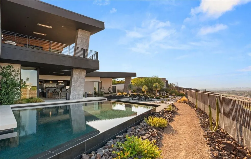 A Tranquil Architectural Masterpiece With Spa-Level Luxury in Nevada, Listed for $11.25 Million 30 6 Vista Crescent Ct An Exquisite Modern Architectural Sanctuary Offering Spa Level Living in Nevada 24
