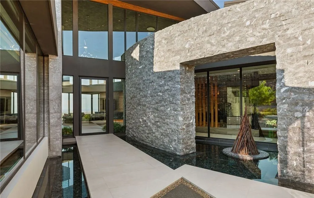 A Tranquil Architectural Masterpiece With Spa-Level Luxury in Nevada, Listed for $11.25 Million 8 6 Vista Crescent Ct An Exquisite Modern Architectural Sanctuary Offering Spa Level Living in Nevada 4
