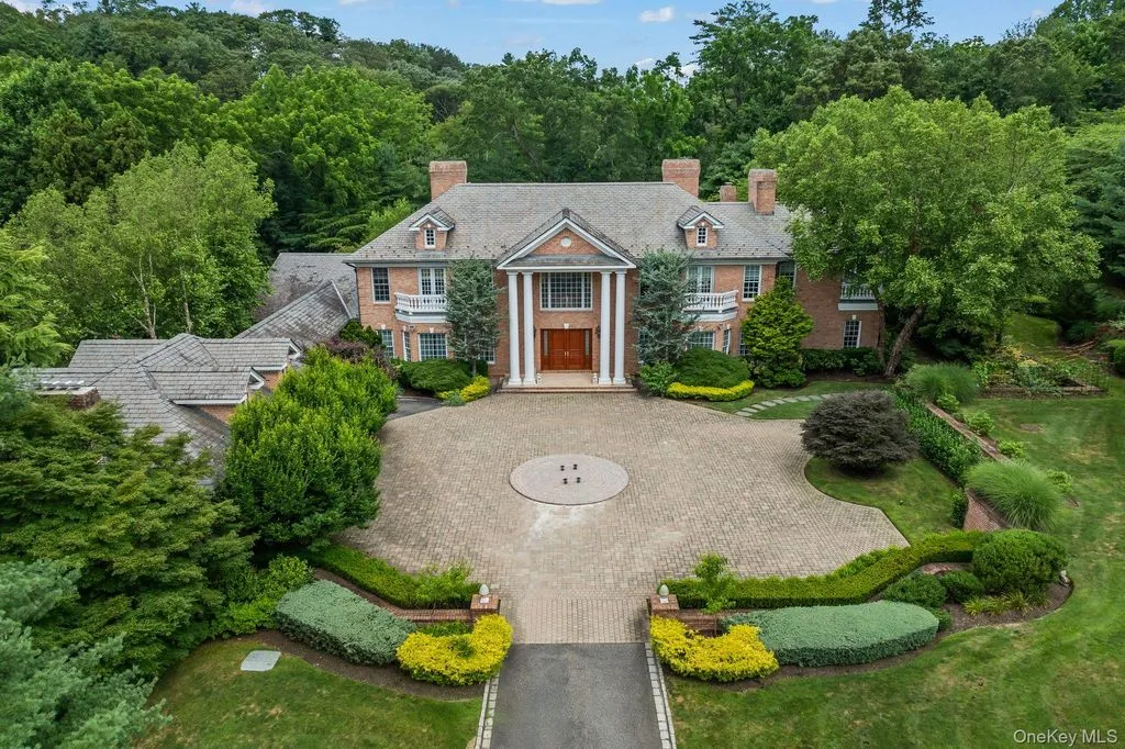 A Refined New York Residence Where Grandeur Meets Thoughtful Functionality at $10.8 Million 6 660 Chicken Valley Road A Distinguished New York Estate Where Grandeur Meets Functionality 2