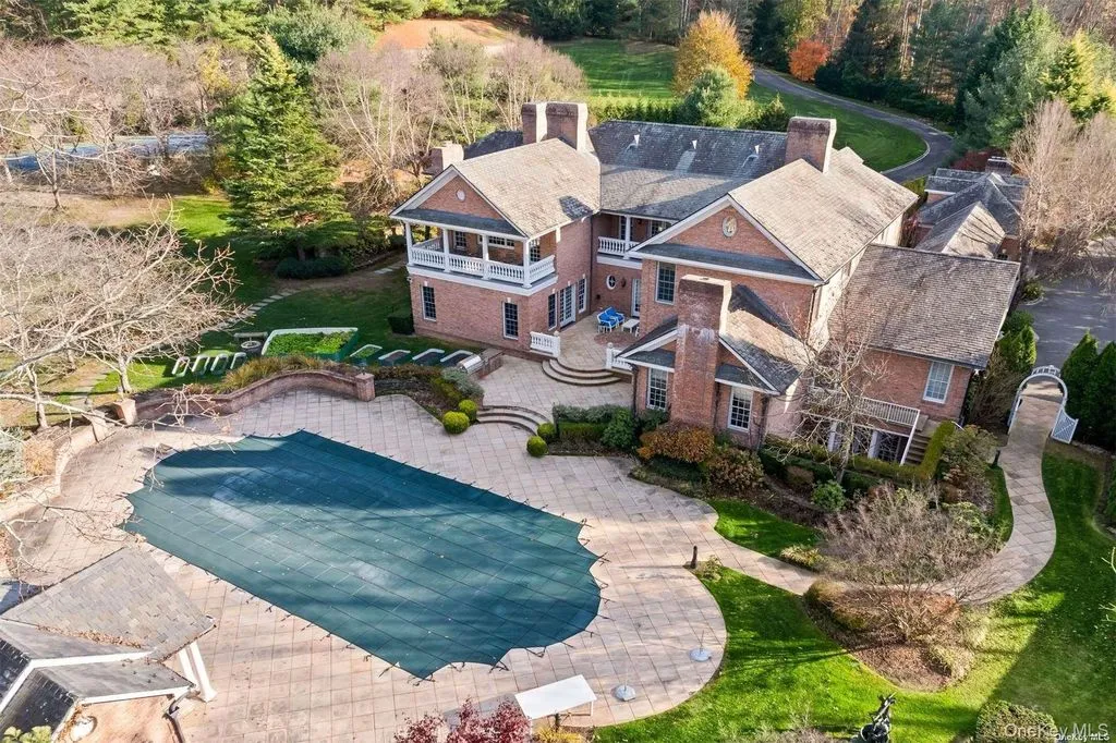 A Refined New York Residence Where Grandeur Meets Thoughtful Functionality at $10.8 Million 24 660 Chicken Valley Road A Distinguished New York Estate Where Grandeur Meets Functionality 20