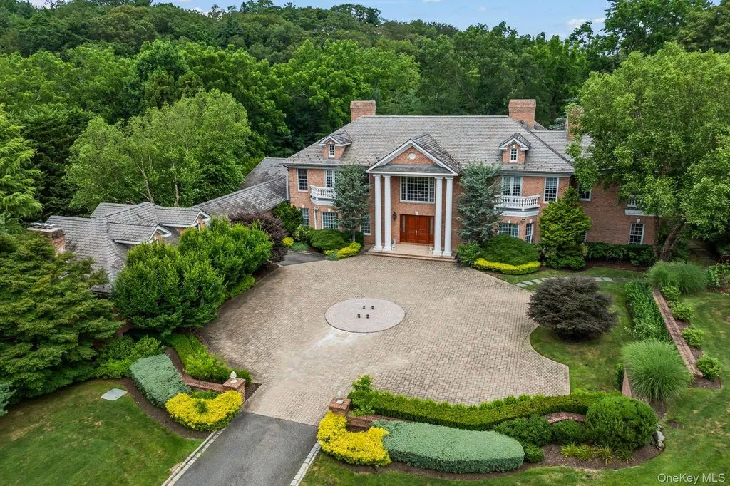A Refined New York Residence Where Grandeur Meets Thoughtful Functionality at $10.8 Million 27 660 Chicken Valley Road A Distinguished New York Estate Where Grandeur Meets Functionality 24