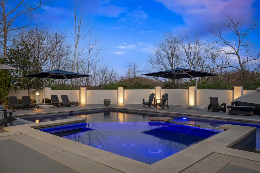 In Tennessee, a Distinguished Residence Stands at the Pinnacle of Luxury and Craftsmanship at $4.225 Million 19 720 Valhalla Ln An Exceptional Tennessee Estate 12