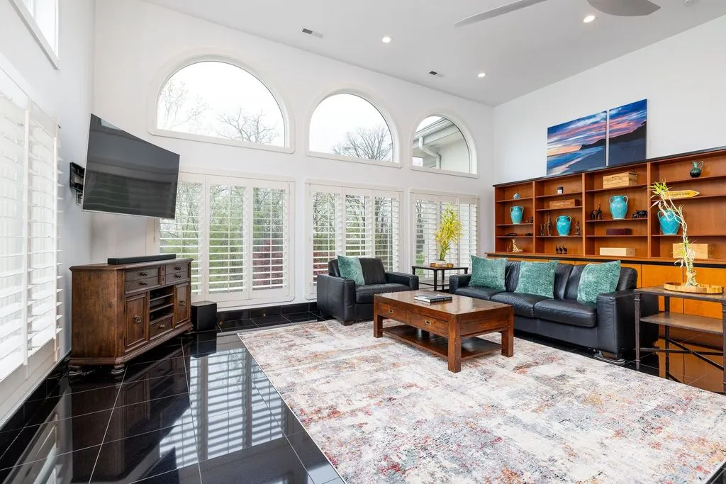 In Tennessee, a Distinguished Residence Stands at the Pinnacle of Luxury and Craftsmanship at $4.225 Million 21 720 Valhalla Ln An Exceptional Tennessee Estate 17