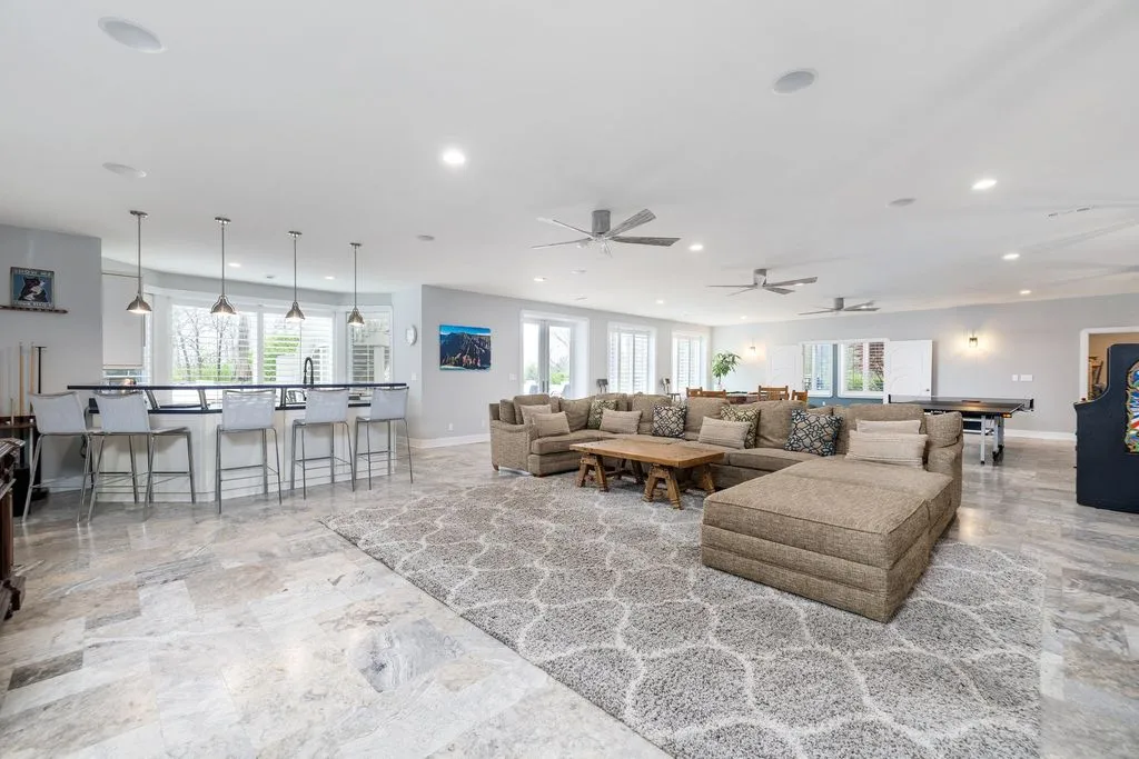 In Tennessee, a Distinguished Residence Stands at the Pinnacle of Luxury and Craftsmanship at $4.225 Million 28 720 Valhalla Ln An Exceptional Tennessee Estate 24