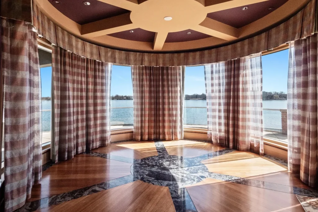 An Exceptional Lakefront Estate Offering an Elevated Lifestyle in Michigan at $4,499,000 14 82 Chateaux Du Lac A Breathtaking Lakefront Estate Offering Elevated Living 11