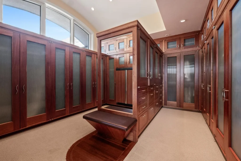 An Exceptional Lakefront Estate Offering an Elevated Lifestyle in Michigan at $4,499,000 21 82 Chateaux Du Lac A Breathtaking Lakefront Estate Offering Elevated Living 18