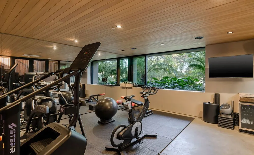 Architecturally Significant California Modern Residence Asking $12.5 Million 23 9551 Oak Pass Rd A Breathtaking Modern Architectural Masterpiece in California 15