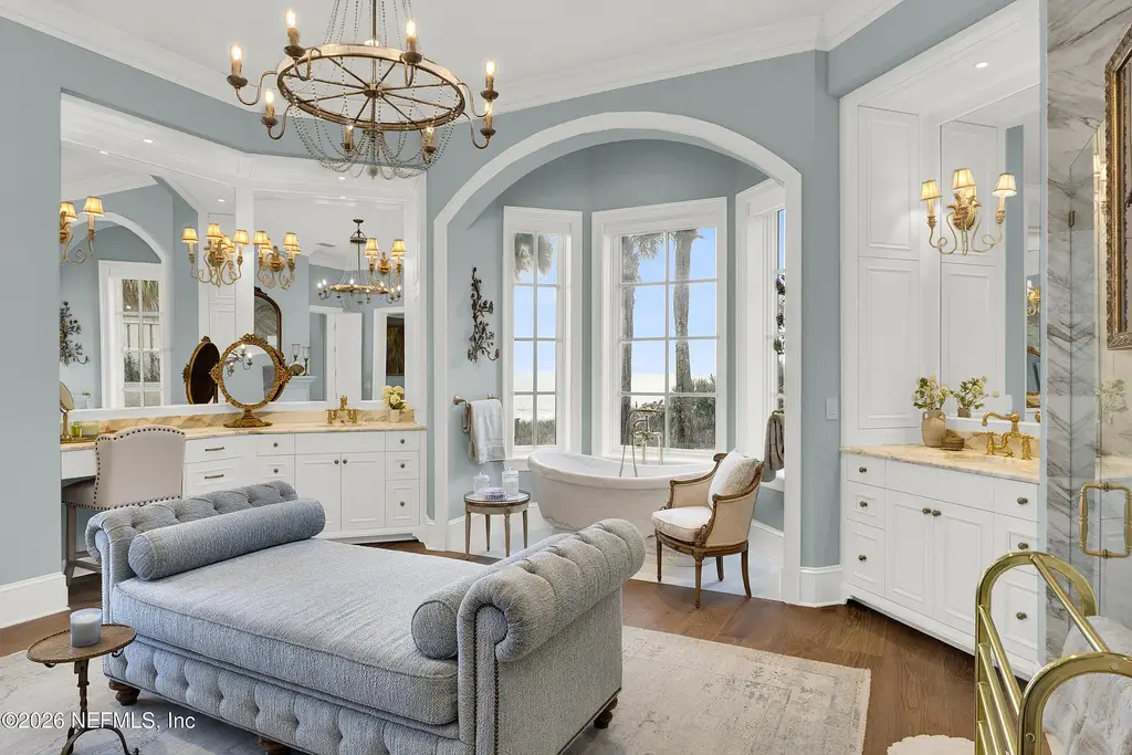 $19.8 Million Stunning Oceanfront Estate in Ponte Vedra Beach Showcases Exclusive Design and Ultimate Coastal Luxury 14 Front elevation of 993 PONTE VEDRA Boulevard showcasing gated entrance and landscaped driveway