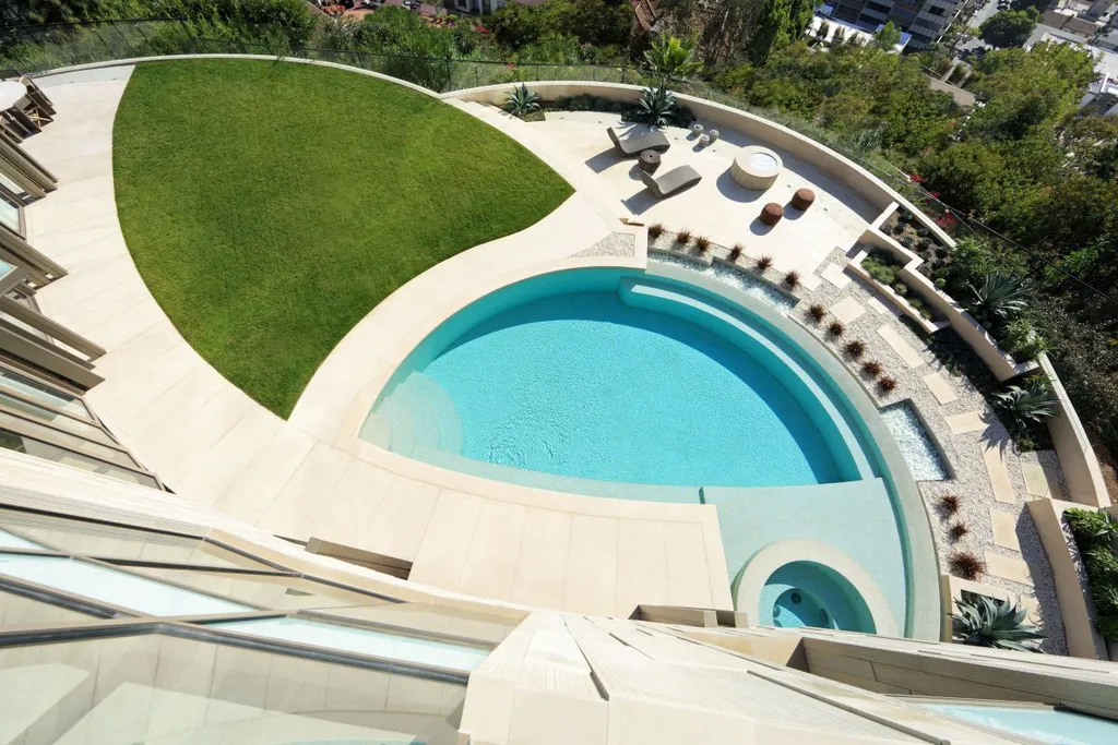 Collingwood Residence by Landry Design Group, A Refined Expression of Timeless Beverly Hills Luxury 11 Collingwood Residence by Landry Design Group A Refined Expression of Timeless Beverly Hills Luxury 8