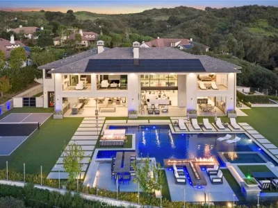 A Remarkable $11.5 Million California Showpiece Designed for Modern, Elevated Living 1 Inside 11 Thurston Dr — A Stunning 11.5 Million Masterpiece Defined by Balance and Luxury 1