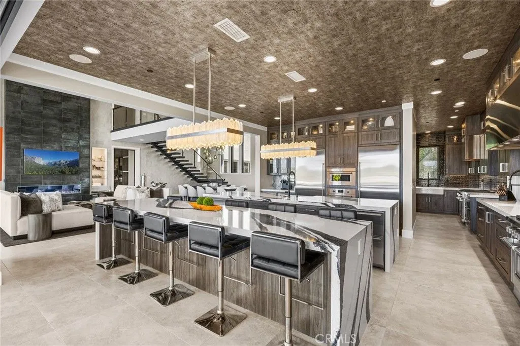 A Remarkable $11.5 Million California Showpiece Designed for Modern, Elevated Living 13 Inside 11 Thurston Dr — A Stunning 11.5 Million Masterpiece Defined by Balance and Luxury 7