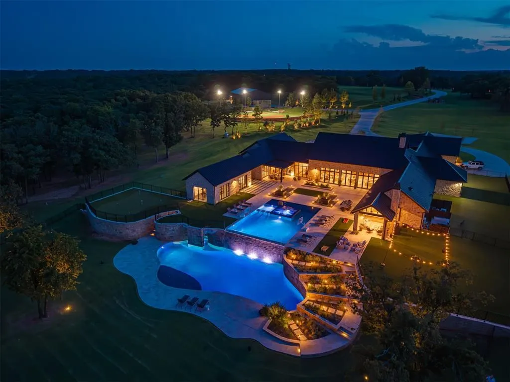 Impeccable and Iconic: Inside Oklahoma’s $12 Million Architectural Showpiece 5 Inside 3003 S Country Club Rd — A Stunning 12 Million Masterpiece of Impeccable Design 1