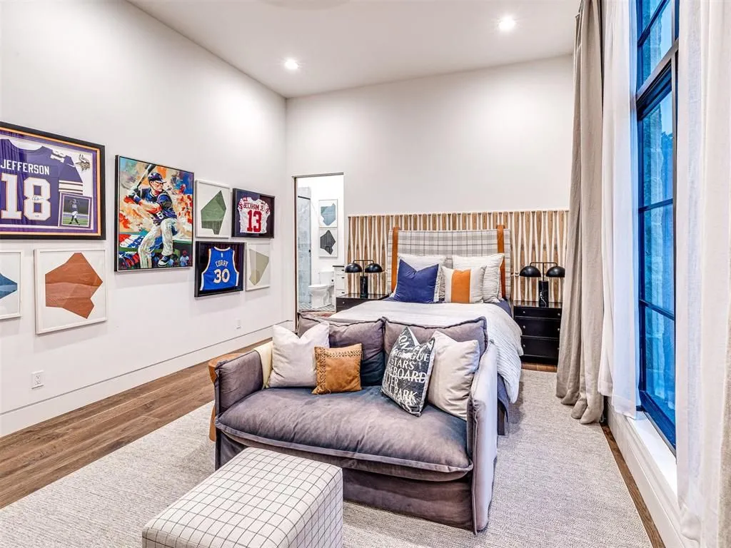 Impeccable and Iconic: Inside Oklahoma’s $12 Million Architectural Showpiece 22 Inside 3003 S Country Club Rd — A Stunning 12 Million Masterpiece of Impeccable Design 18