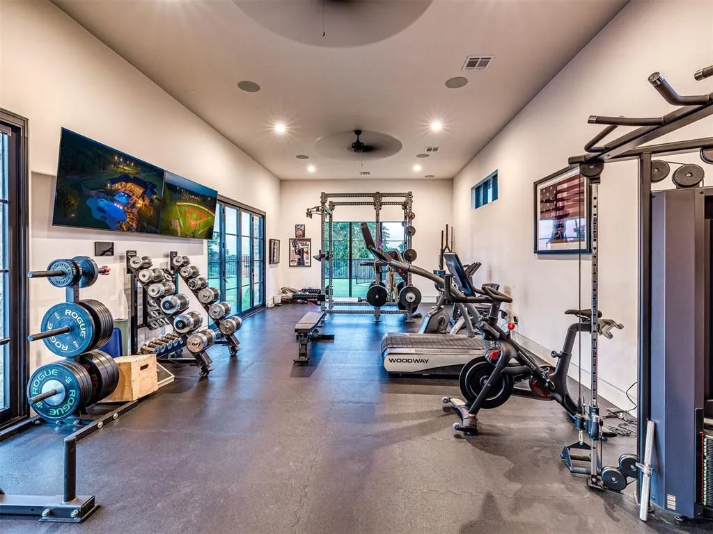 Impeccable and Iconic: Inside Oklahoma’s $12 Million Architectural Showpiece 28 Inside 3003 S Country Club Rd — A Stunning 12 Million Masterpiece of Impeccable Design 24