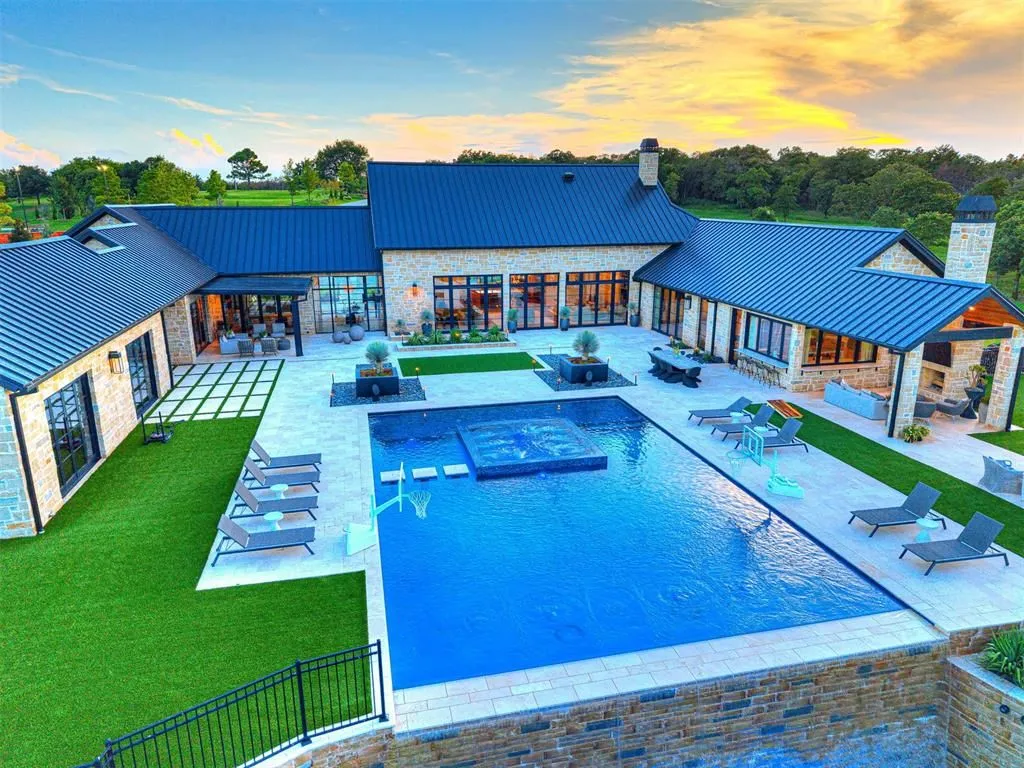 Impeccable and Iconic: Inside Oklahoma’s $12 Million Architectural Showpiece 14 Inside 3003 S Country Club Rd — A Stunning 12 Million Masterpiece of Impeccable Design 7