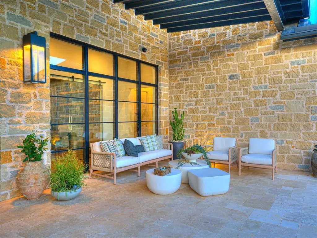 Impeccable and Iconic: Inside Oklahoma’s $12 Million Architectural Showpiece 15 Inside 3003 S Country Club Rd — A Stunning 12 Million Masterpiece of Impeccable Design 8