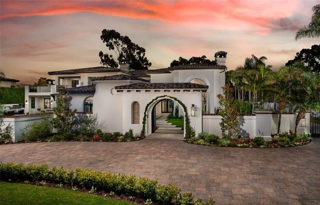 An Extraordinary Opulent Sanctuary in California Hits the Market for $14.5 Million 6 Inside 4085 Calle Isabella an Extraordinary California Retreat Designed for Entertaining 2