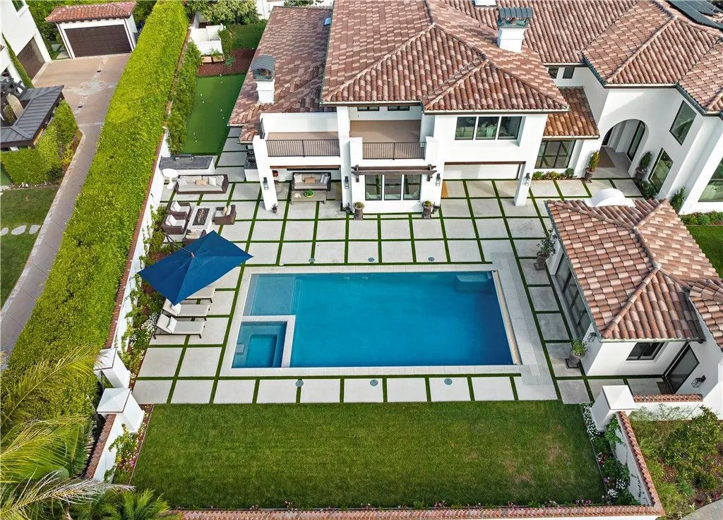 An Extraordinary Opulent Sanctuary in California Hits the Market for $14.5 Million 28 Inside 4085 Calle Isabella an Extraordinary California Retreat Designed for Entertaining 25