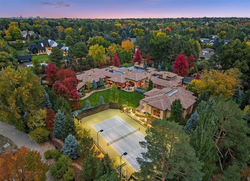 Inside an $8 Million Colorado Residence Masterfully Crafted by Architect Greg Cook 5 Inside 7 Village Road — A Stunning 8 Million Architectural Triumph in Colorado 1