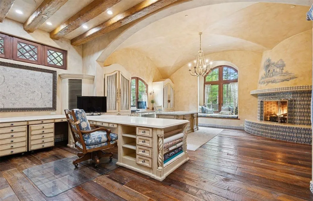 Inside an $8 Million Colorado Residence Masterfully Crafted by Architect Greg Cook 24 Inside 7 Village Road — A Stunning 8 Million Architectural Triumph in Colorado 19