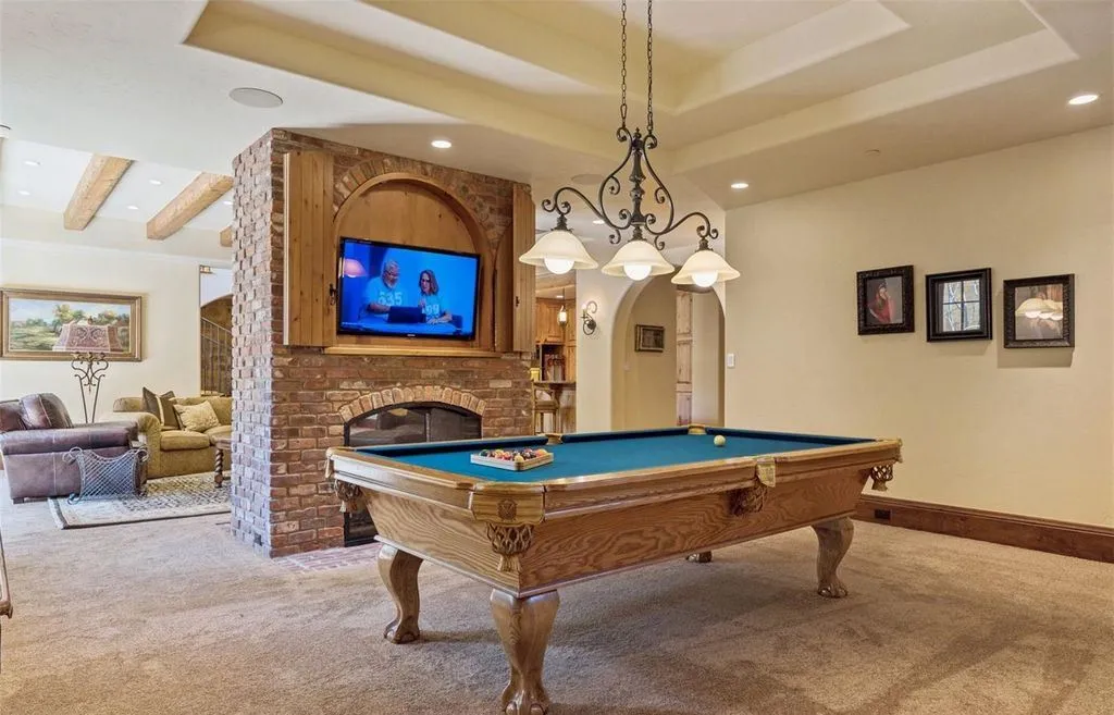 Inside an $8 Million Colorado Residence Masterfully Crafted by Architect Greg Cook 25 Inside 7 Village Road — A Stunning 8 Million Architectural Triumph in Colorado 20