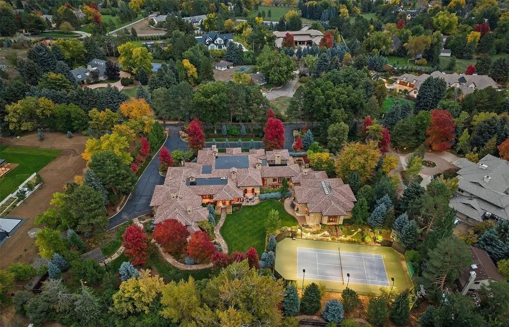 Inside an $8 Million Colorado Residence Masterfully Crafted by Architect Greg Cook 28 Inside 7 Village Road — A Stunning 8 Million Architectural Triumph in Colorado 25