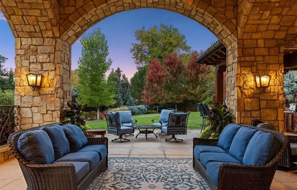 Inside an $8 Million Colorado Residence Masterfully Crafted by Architect Greg Cook 16 Inside 7 Village Road — A Stunning 8 Million Architectural Triumph in Colorado 8