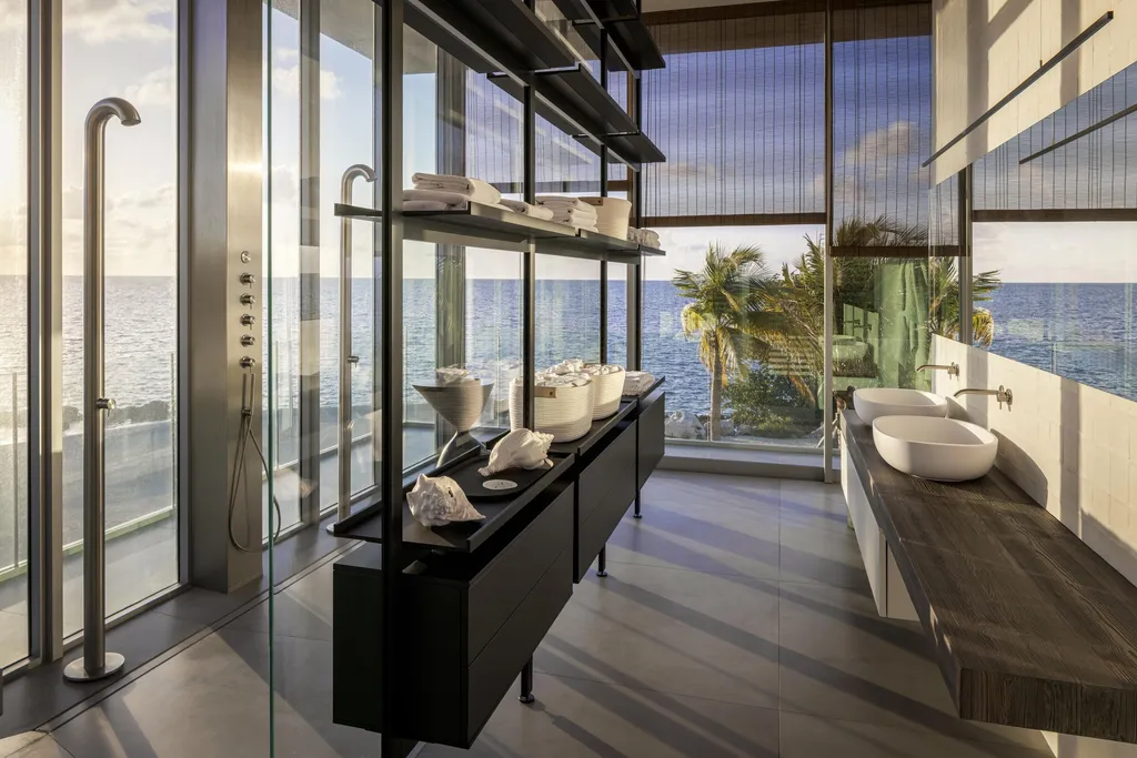 Van der Vlugt Residence, A Benchmark for Resilient Coastal Modern Architecture 7 Van der Vlugt Residence, A Benchmark for Resilient Coastal Modern Architecture