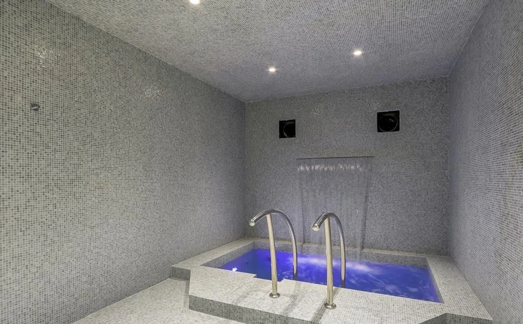 Magnificent New Jersey Mansion Blending Grandeur with Modern Functionality for $21.5 Million 28 10 Frick Dr Extraordinary New Jersey Estate Showcasing Grandeur and Scale 20