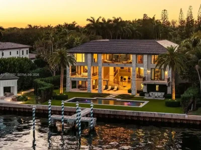 $52.5 Million Spectacular Private Island Bayfront Estate in Coral Gables Showcases Ultimate Waterfront Luxury 1 10 Tahiti Beach Island Rd 52.5M Spectacular Bayfront Estate in Coral Gables Ultra Luxury Private Island Home 1