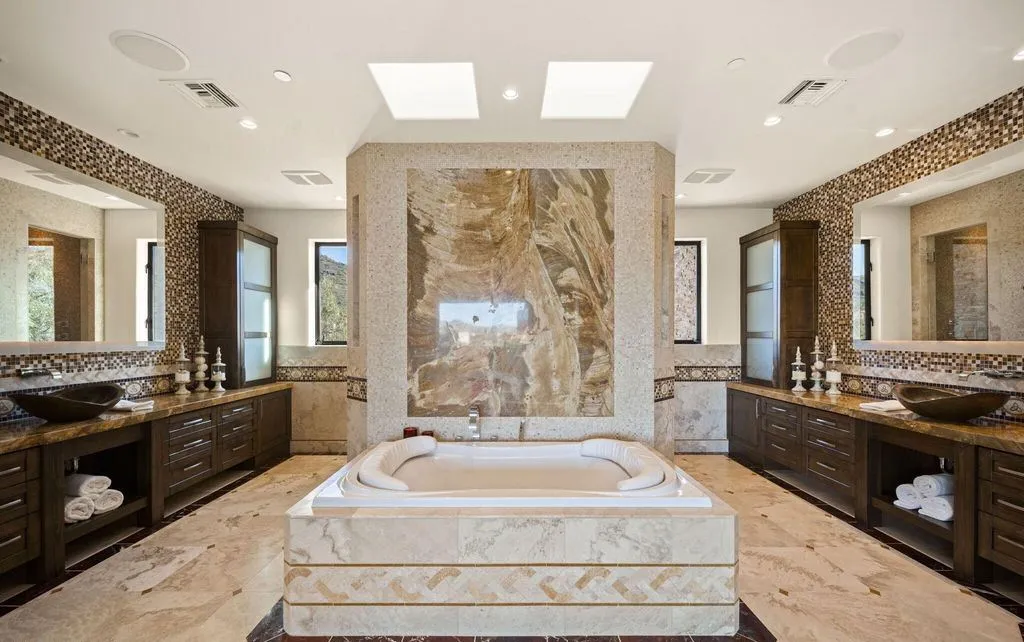 Serene Yet Striking: Inside a $7.1 Million Arizona Desert Showpiece 23 10570 E Pinnacle Peak Rd Unveils an Extraordinary 7.1 Million Arizona Masterpiece 13