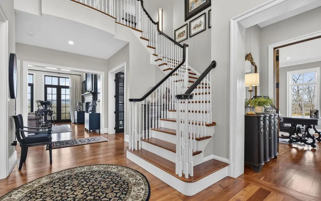 Stunning Virginia Country Estate with Panoramic Blue Ridge Mountain Views Asks $3.395M 8 105 result 1