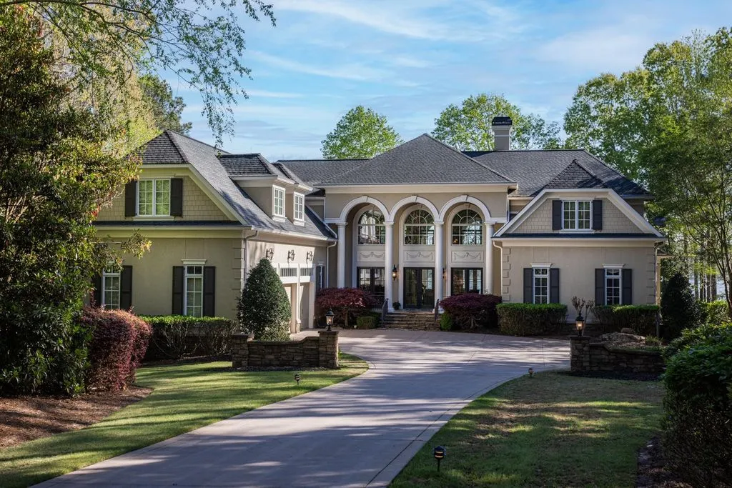 Elevated Coastal Living: $6.595M Georgia Residence with Sweeping Waterfront Scenery 7 1070 Prosperity Point Showcases a Stunning Waterfront Estate 1