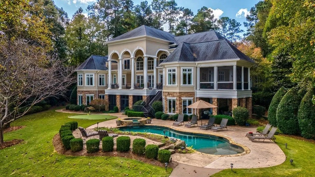 Elevated Coastal Living: $6.595M Georgia Residence with Sweeping Waterfront Scenery 6 1070 Prosperity Point Showcases a Stunning Waterfront Estate 19