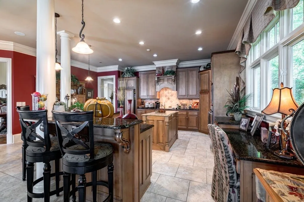 Elevated Coastal Living: $6.595M Georgia Residence with Sweeping Waterfront Scenery 23 1070 Prosperity Point Showcases a Stunning Waterfront Estate 25