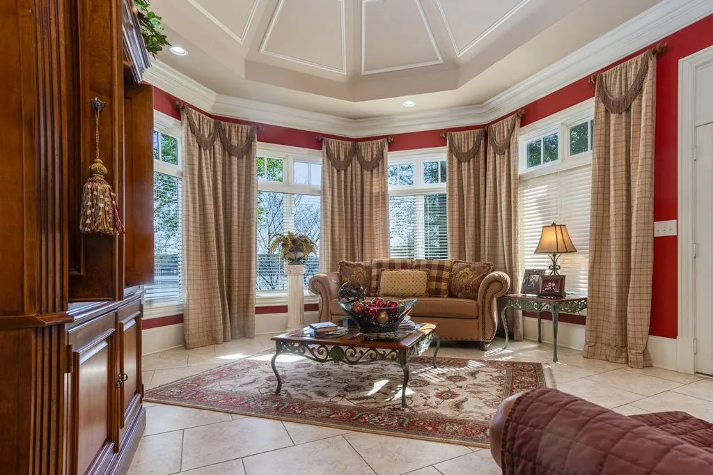 Elevated Coastal Living: $6.595M Georgia Residence with Sweeping Waterfront Scenery 11 1070 Prosperity Point Showcases a Stunning Waterfront Estate 7