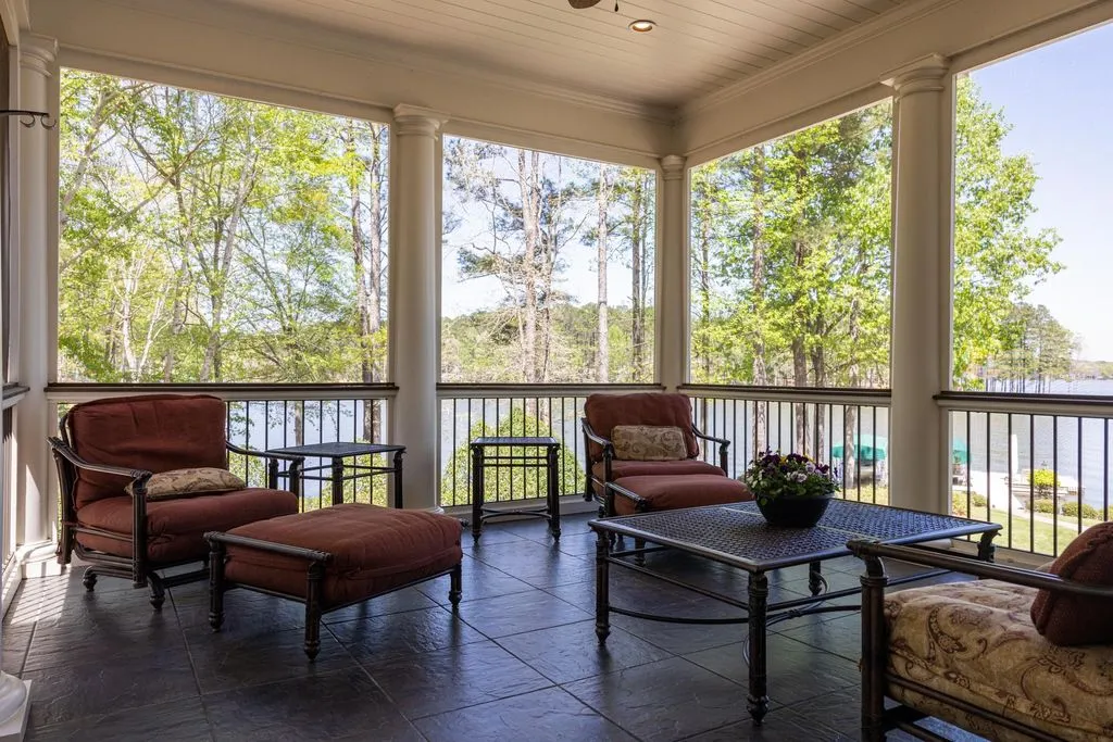 Elevated Coastal Living: $6.595M Georgia Residence with Sweeping Waterfront Scenery 13 1070 Prosperity Point Showcases a Stunning Waterfront Estate 9