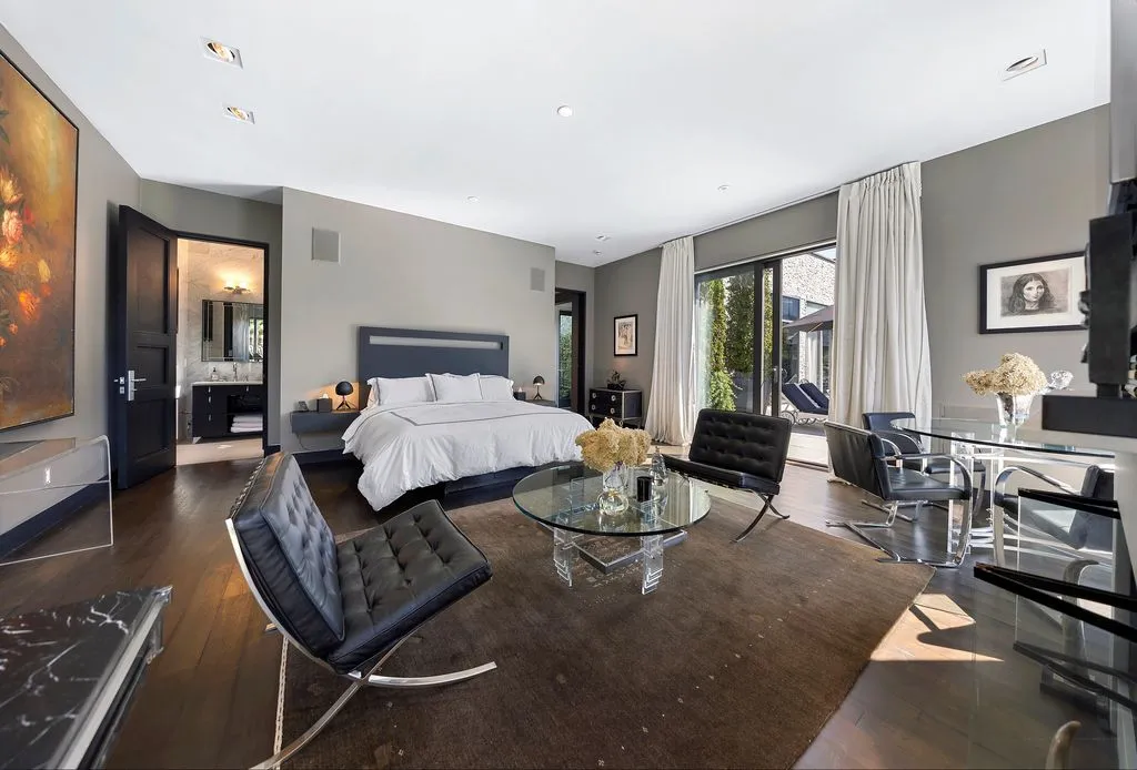 Secluded New York Retreat with Infinity-Edge Pool Hits the Market for $19.5 Million 16 112 result