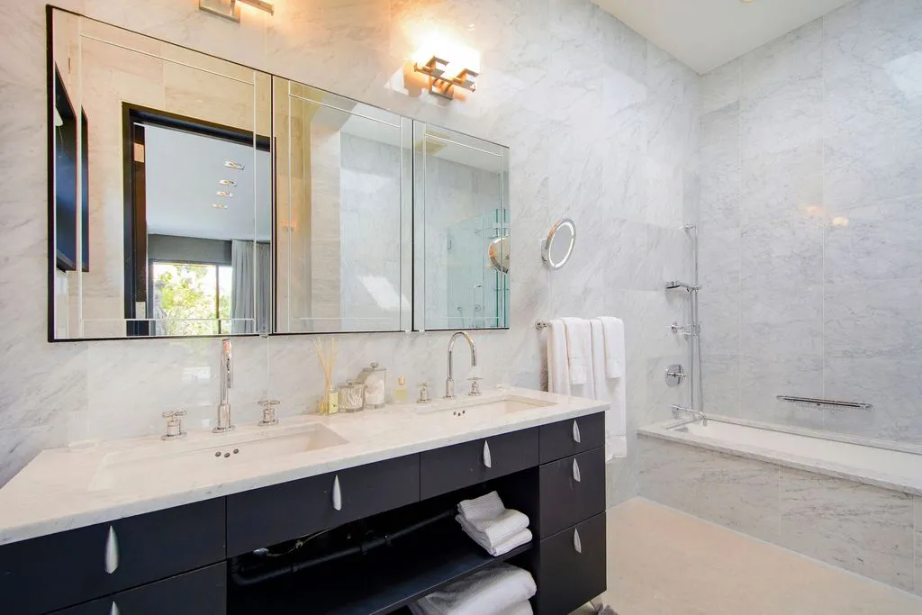 Secluded New York Retreat with Infinity-Edge Pool Hits the Market for $19.5 Million 17 113 result