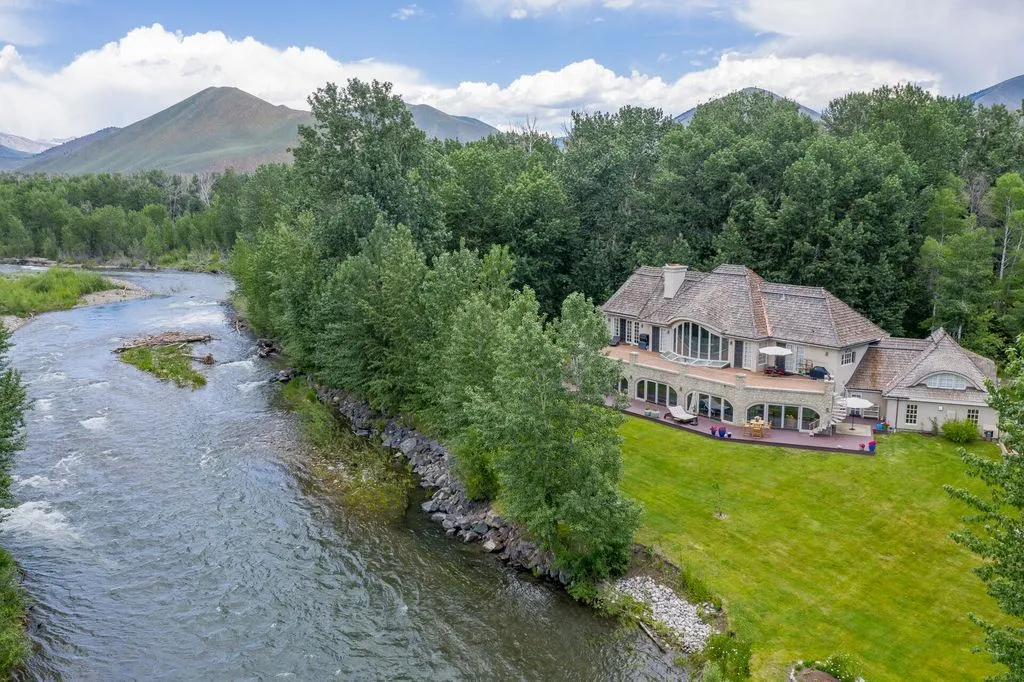 Spectacular Idaho Valley Estate Offering a Truly Rare Homesite Priced at $5.995M 6 114 Deer Creek Ln — Spectacular Valley Estate Offering a Truly Rare Homesite 2