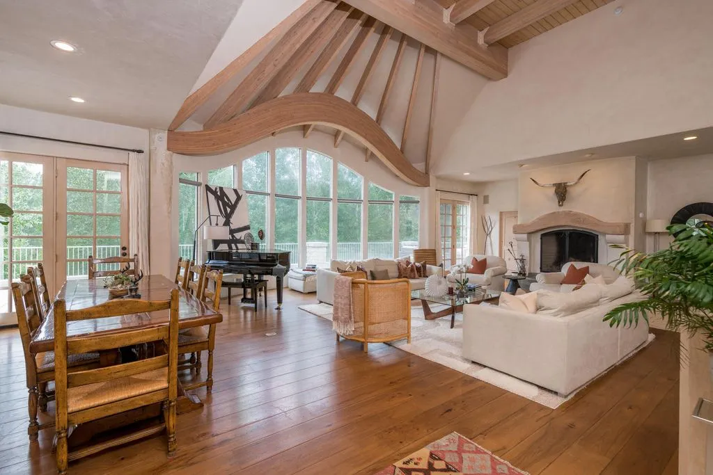 Spectacular Idaho Valley Estate Offering a Truly Rare Homesite Priced at $5.995M 8 114 Deer Creek Ln — Spectacular Valley Estate Offering a Truly Rare Homesite 5