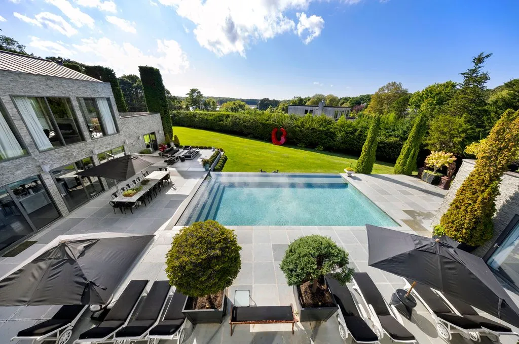 Secluded New York Retreat with Infinity-Edge Pool Hits the Market for $19.5 Million 19 115 result