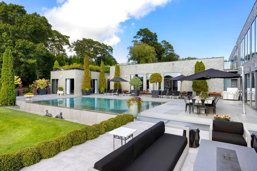 Secluded New York Retreat with Infinity-Edge Pool Hits the Market for $19.5 Million 29 117 result