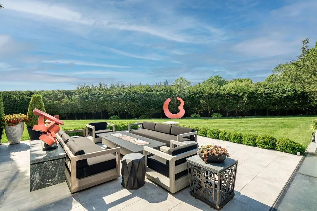 Secluded New York Retreat with Infinity-Edge Pool Hits the Market for $19.5 Million 31 119 result